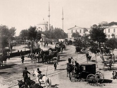 IST 033 / Anonim / Dolmabahçe Camii ve Alanı, 1885
