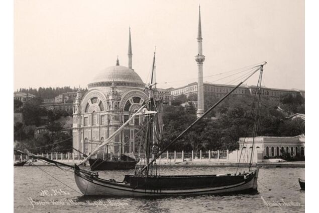 IST 032 / Anonim / Dolmabahçe Camii, 1890 IST 032 / Anonim / Dolmabahçe Camii, 1890